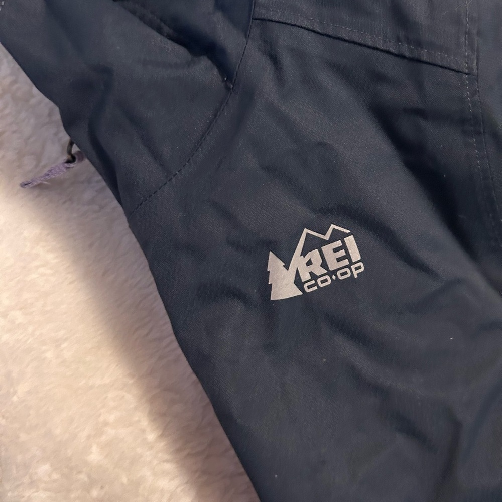 REI Co-op Navy Jacket with purple lining size 8 girls small medium weight